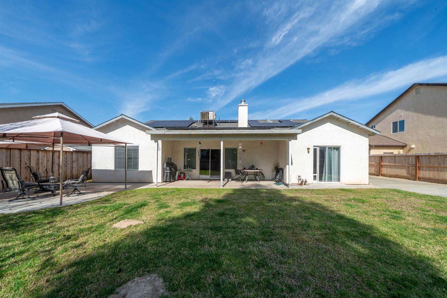 596 W Sunset St, Kingsburg, CA 93631
