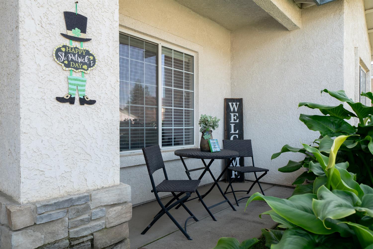 596 W Sunset St, Kingsburg, CA 93631