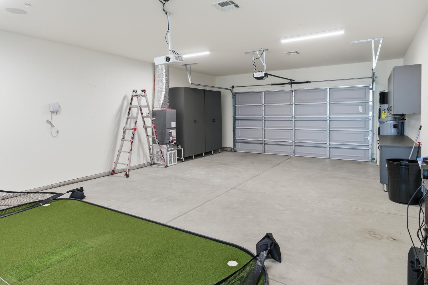 2937 22nd Ave, Kingsburg, CA 93631