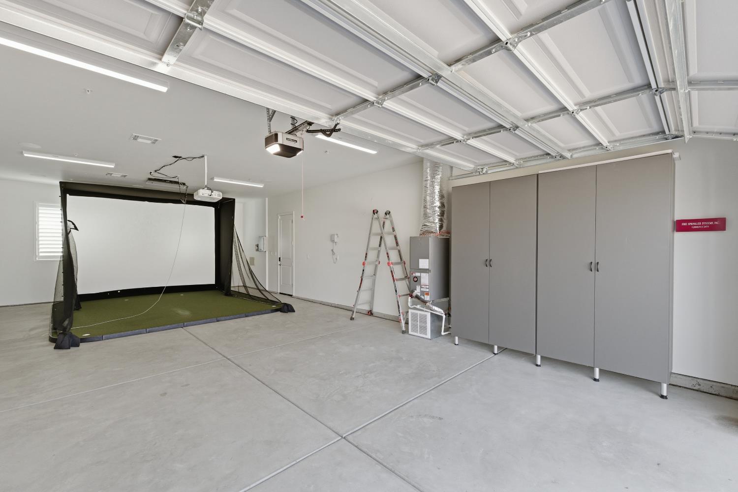 2937 22nd Ave, Kingsburg, CA 93631