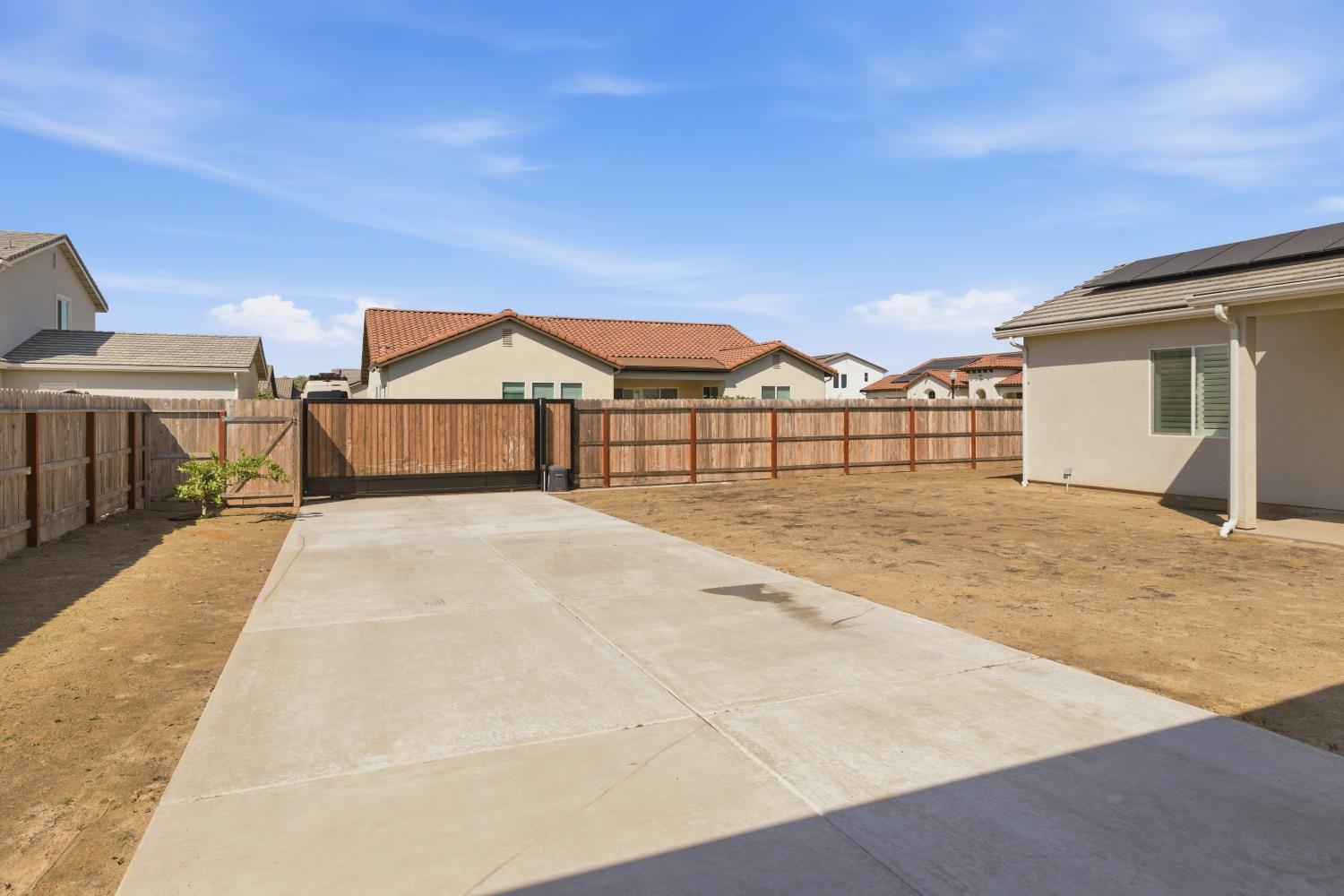 2937 22nd Ave, Kingsburg, CA 93631