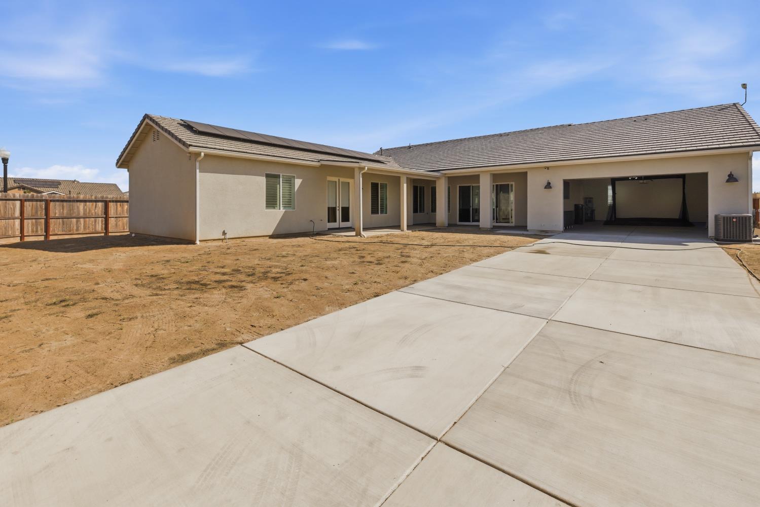 2937 22nd Ave, Kingsburg, CA 93631