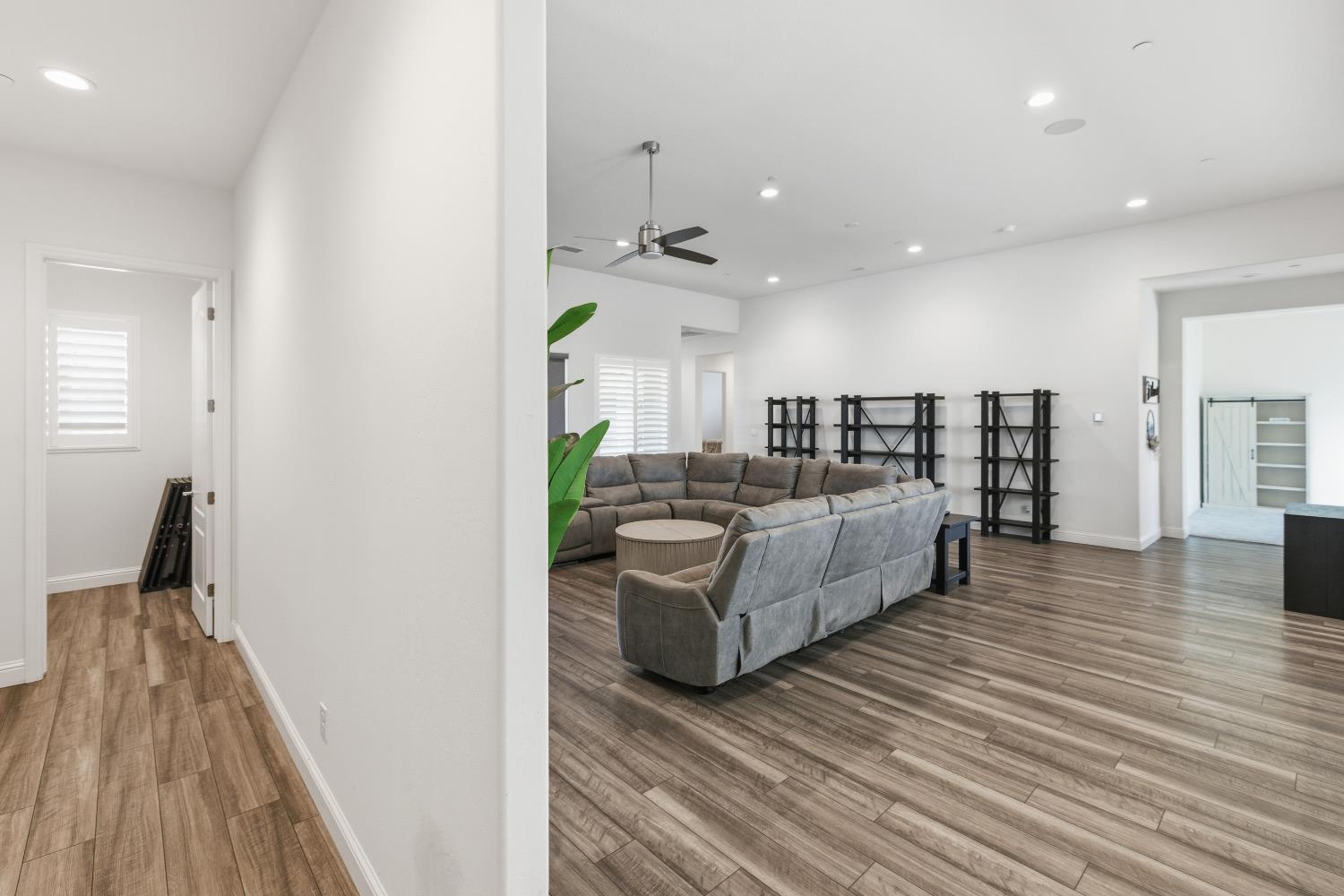 2937 22nd Ave, Kingsburg, CA 93631