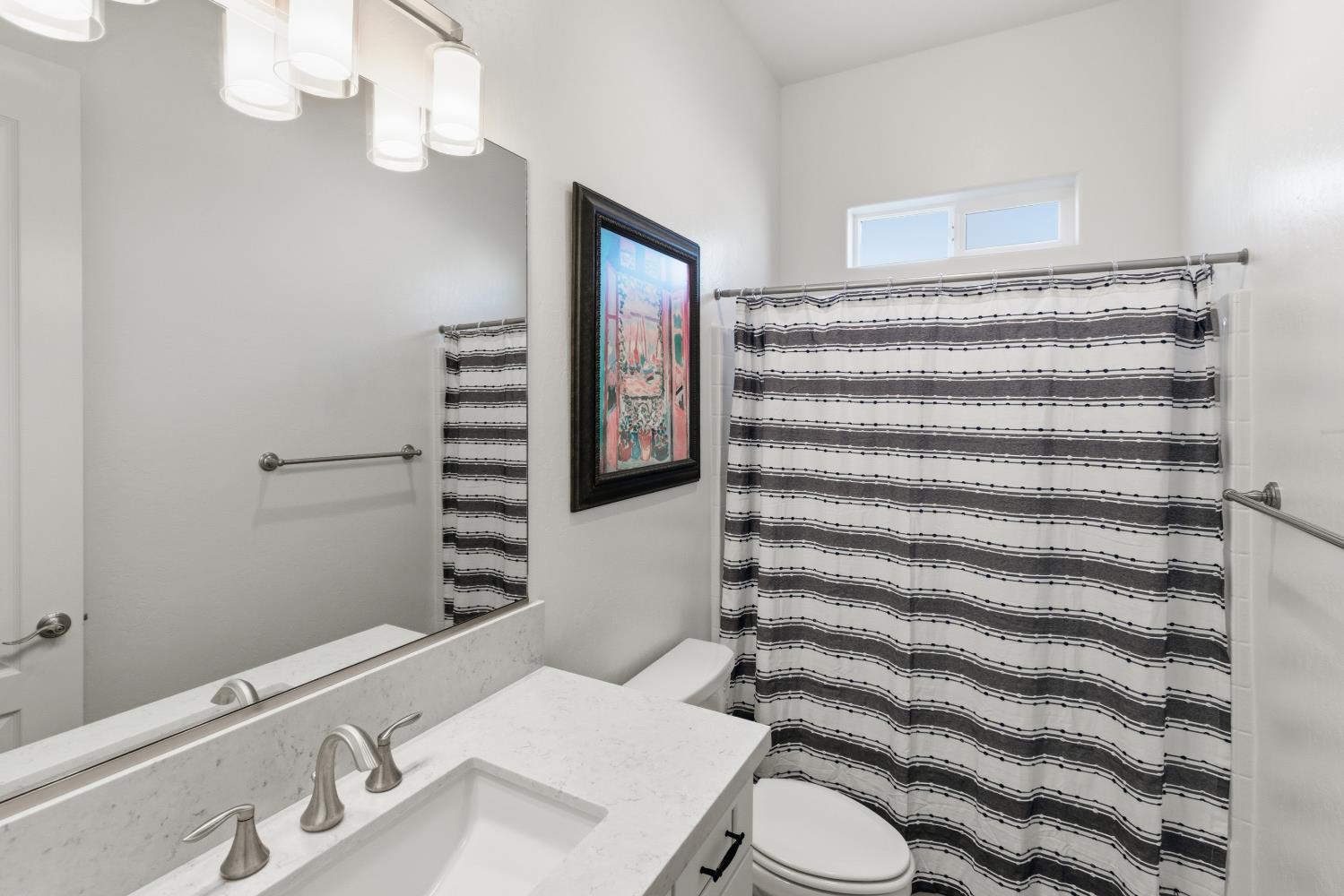 2937 22nd Ave, Kingsburg, CA 93631