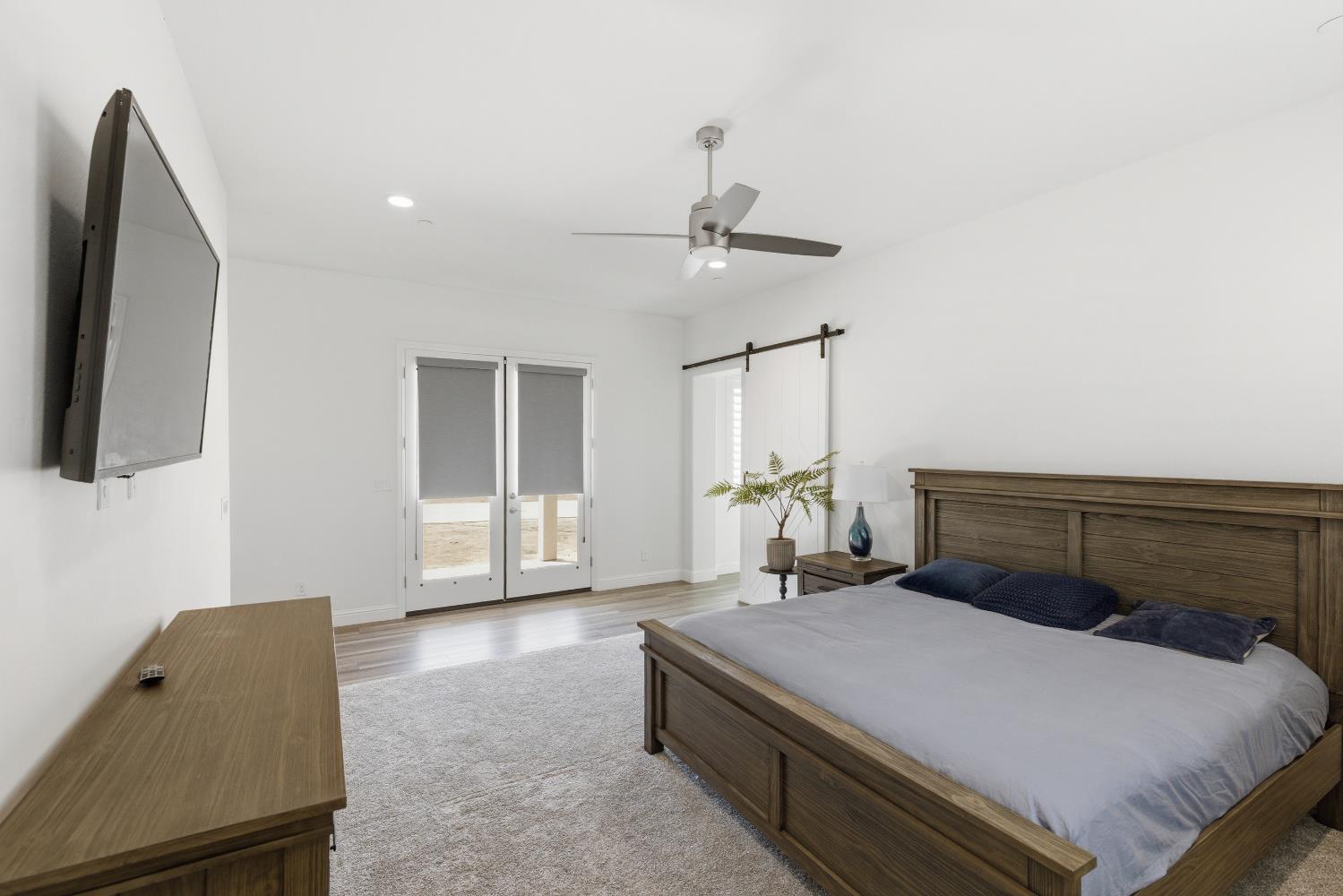 2937 22nd Ave, Kingsburg, CA 93631