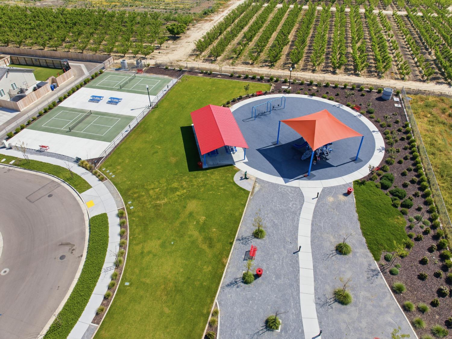 2937 22nd Ave, Kingsburg, CA 93631