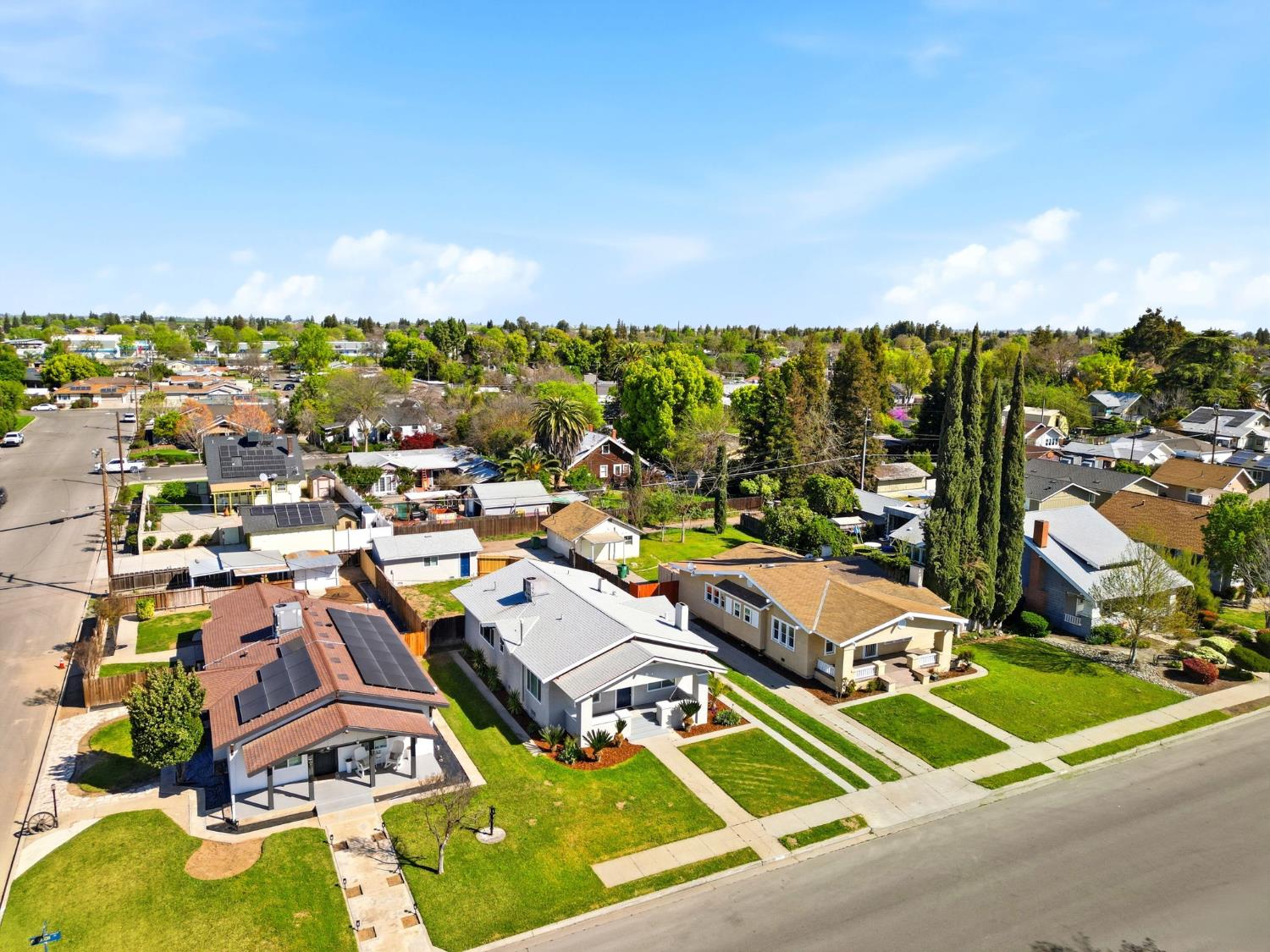 1225 Union St, Kingsburg, CA 93631