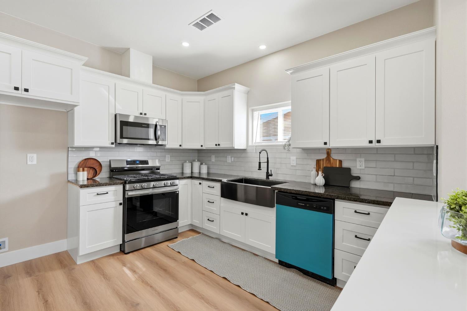 1225 Union St, Kingsburg, CA 93631