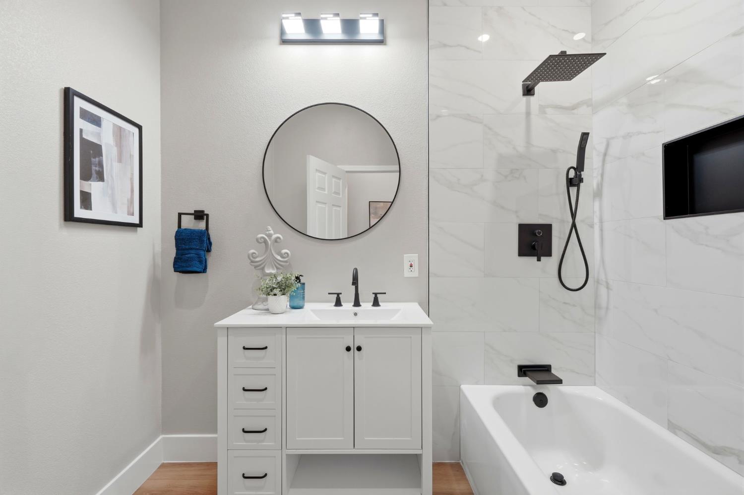 1225 Union St, Kingsburg, CA 93631