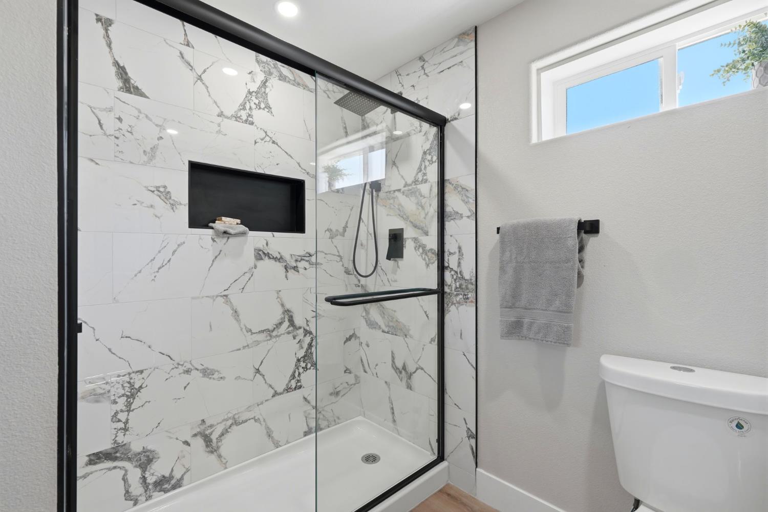 1225 Union St, Kingsburg, CA 93631