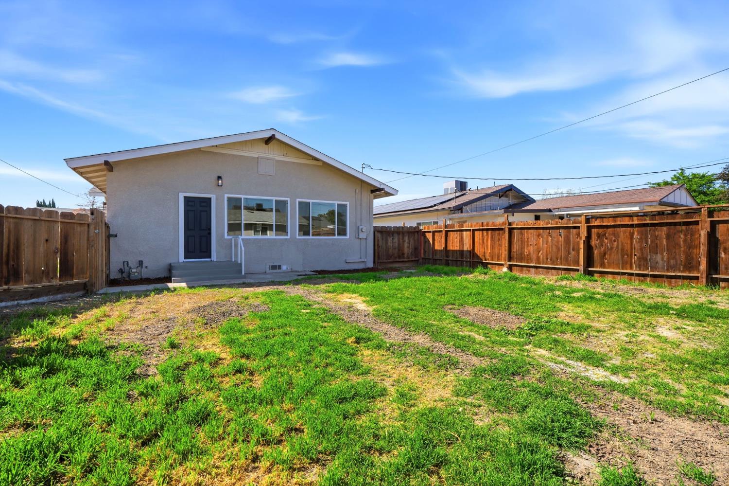 1225 Union St, Kingsburg, CA 93631