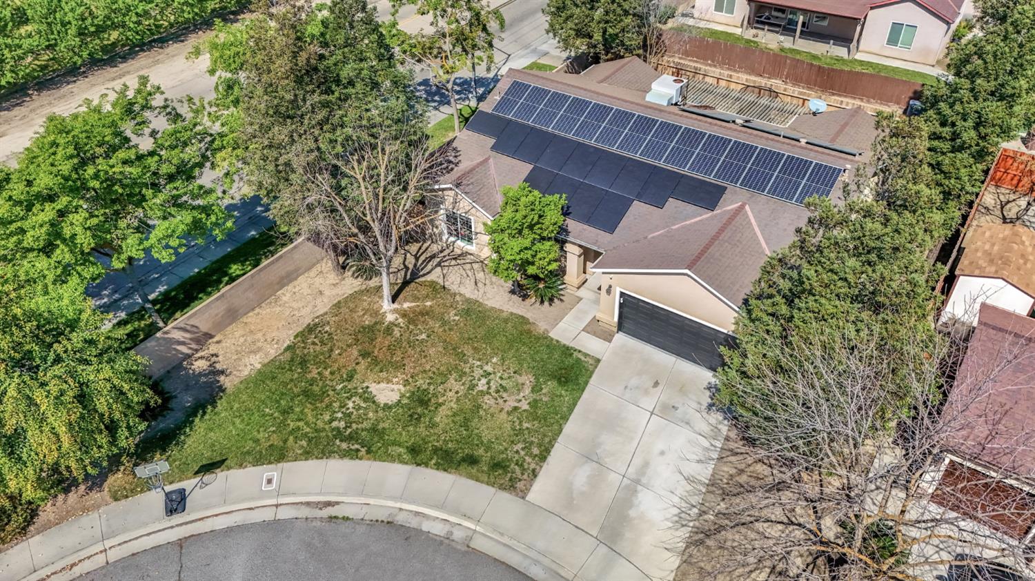 685 W Lake St, Kingsburg, CA 93631