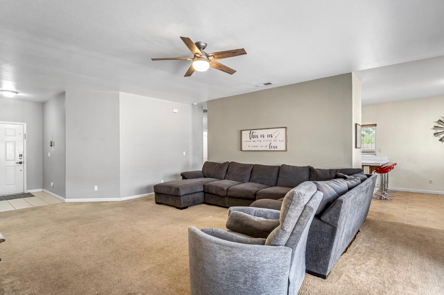 685 W Lake St, Kingsburg, CA 93631