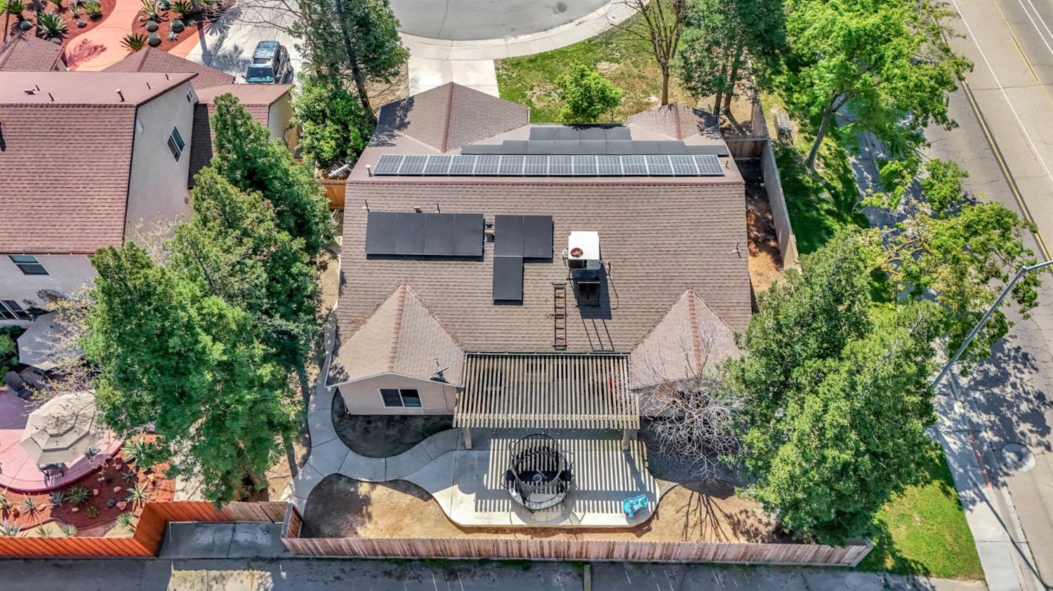 685 W Lake St, Kingsburg, CA 93631