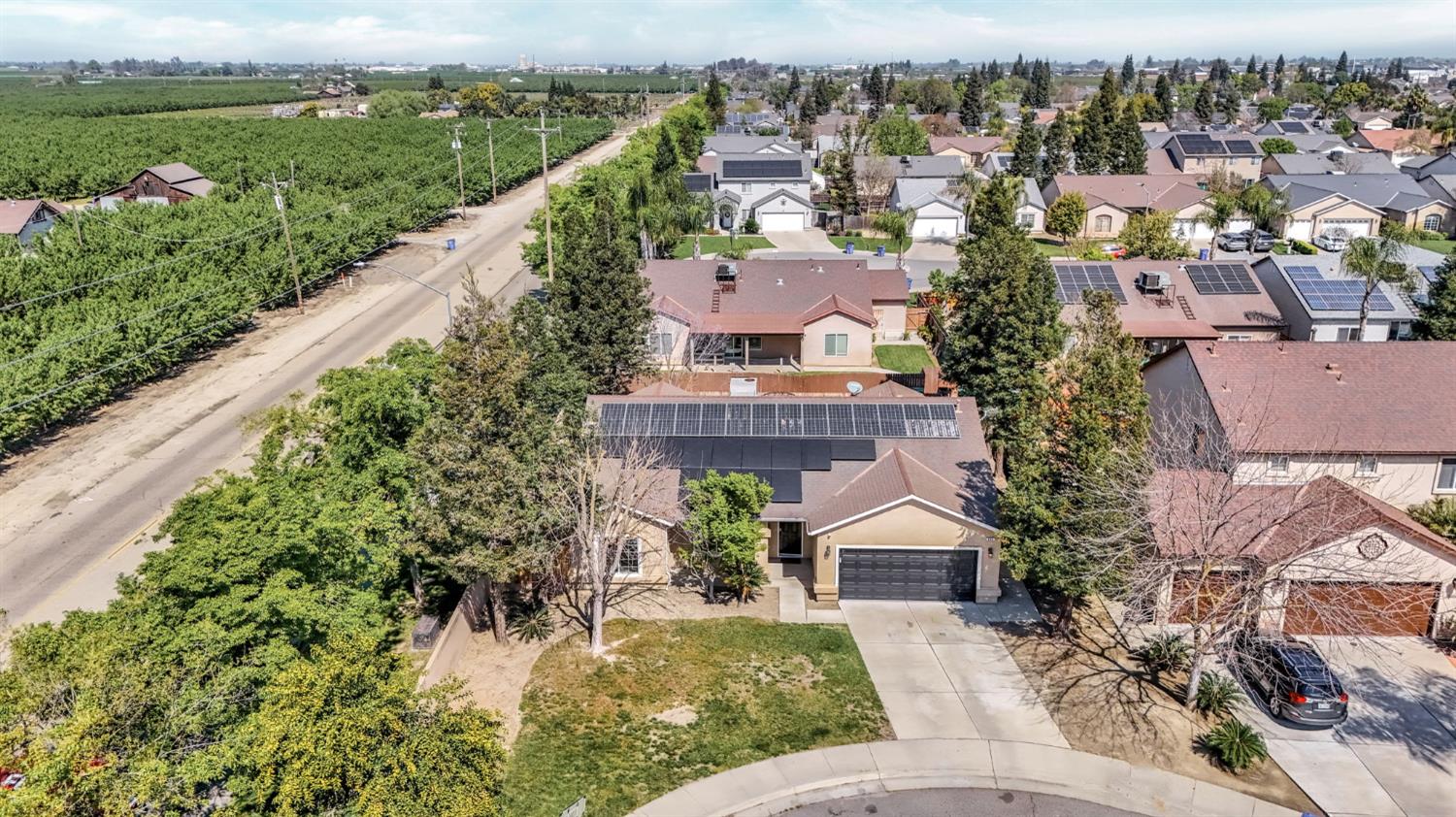 685 W Lake St, Kingsburg, CA 93631
