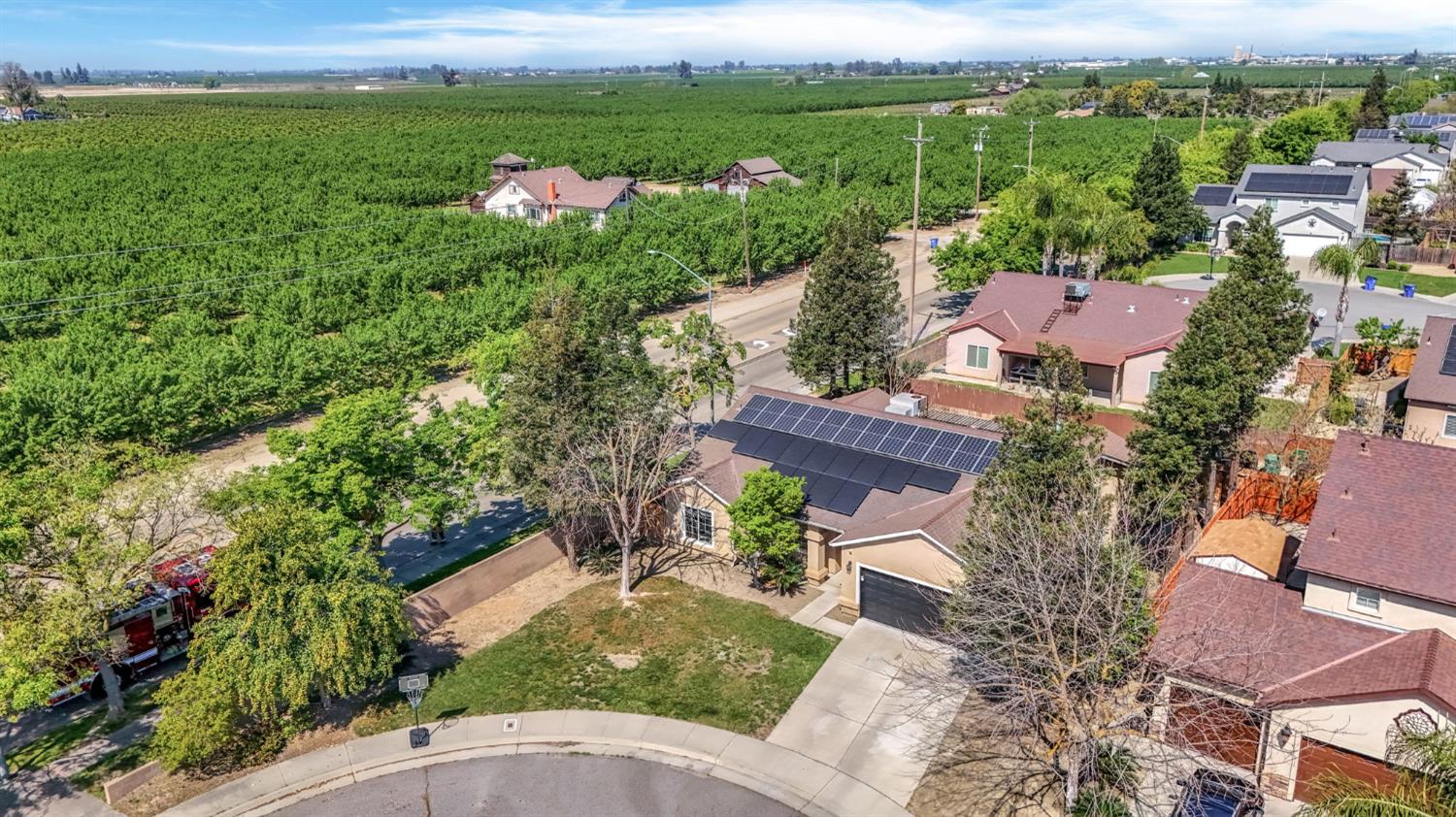 685 W Lake St, Kingsburg, CA 93631
