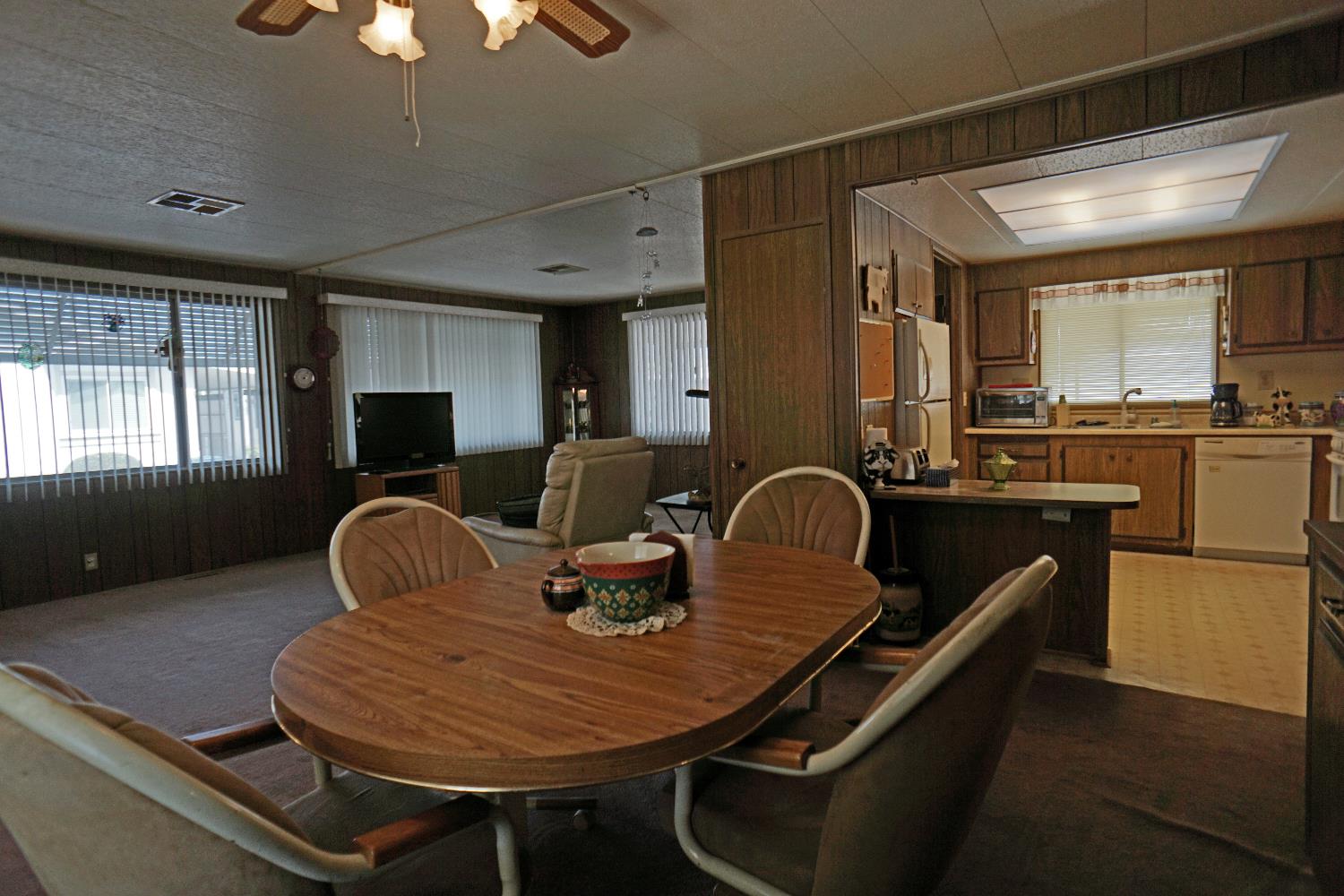 1551 6th Avenue Dr #38, Kingsburg, CA 93631