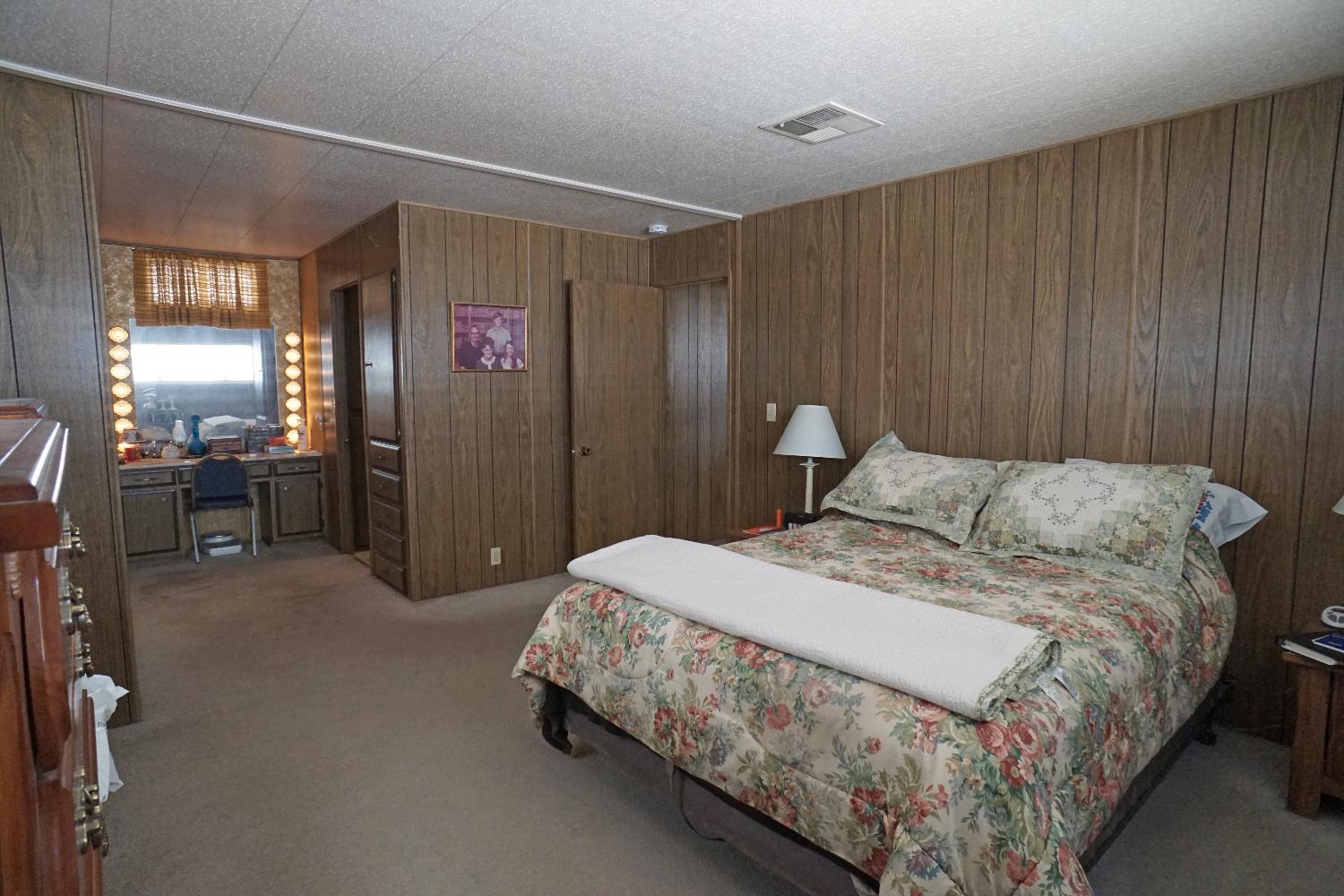 1551 6th Avenue Dr #38, Kingsburg, CA 93631