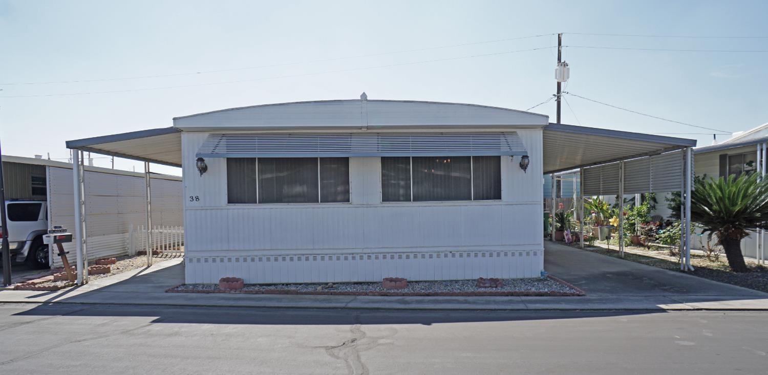 1551 6th Avenue Dr #38, Kingsburg, CA 93631