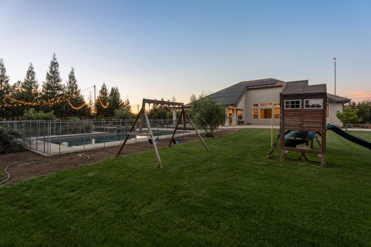 5675 Boston Ave, Kingsburg, CA 93631