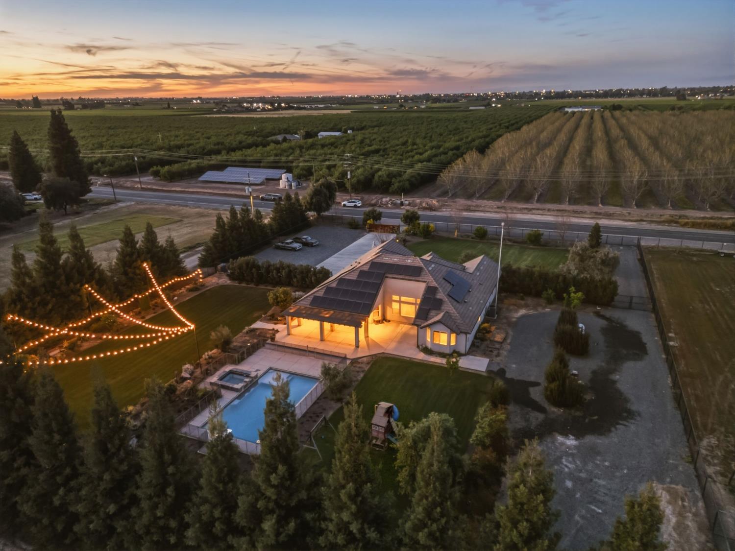 5675 Boston Ave, Kingsburg, CA 93631