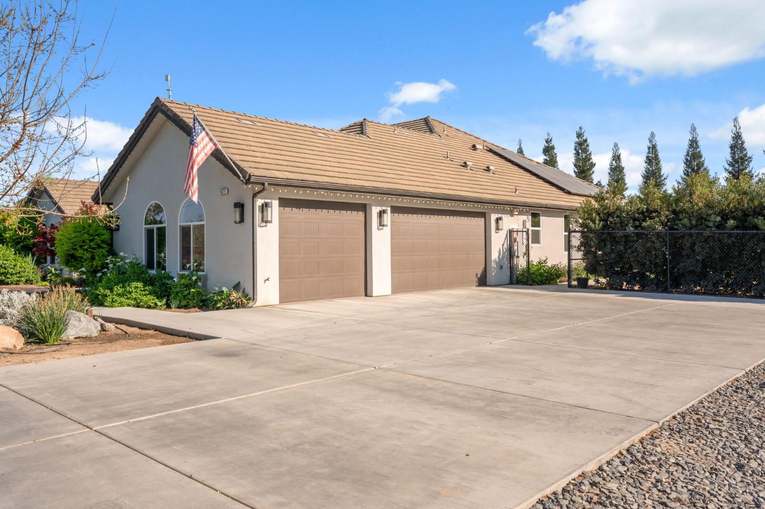 5675 Boston Ave, Kingsburg, CA 93631