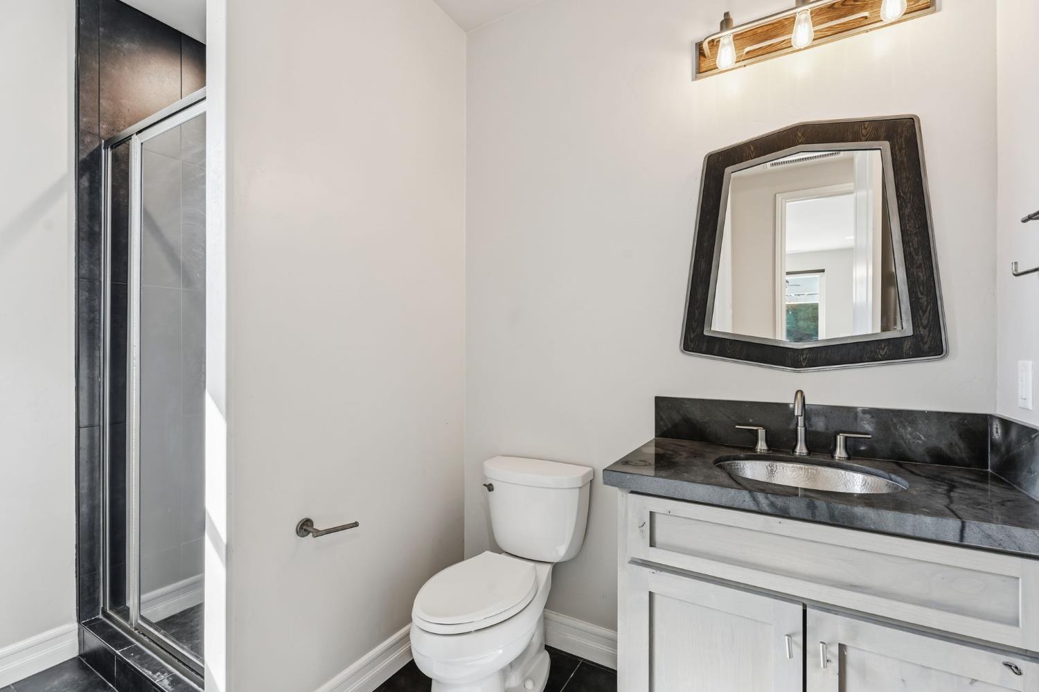 5675 Boston Ave, Kingsburg, CA 93631