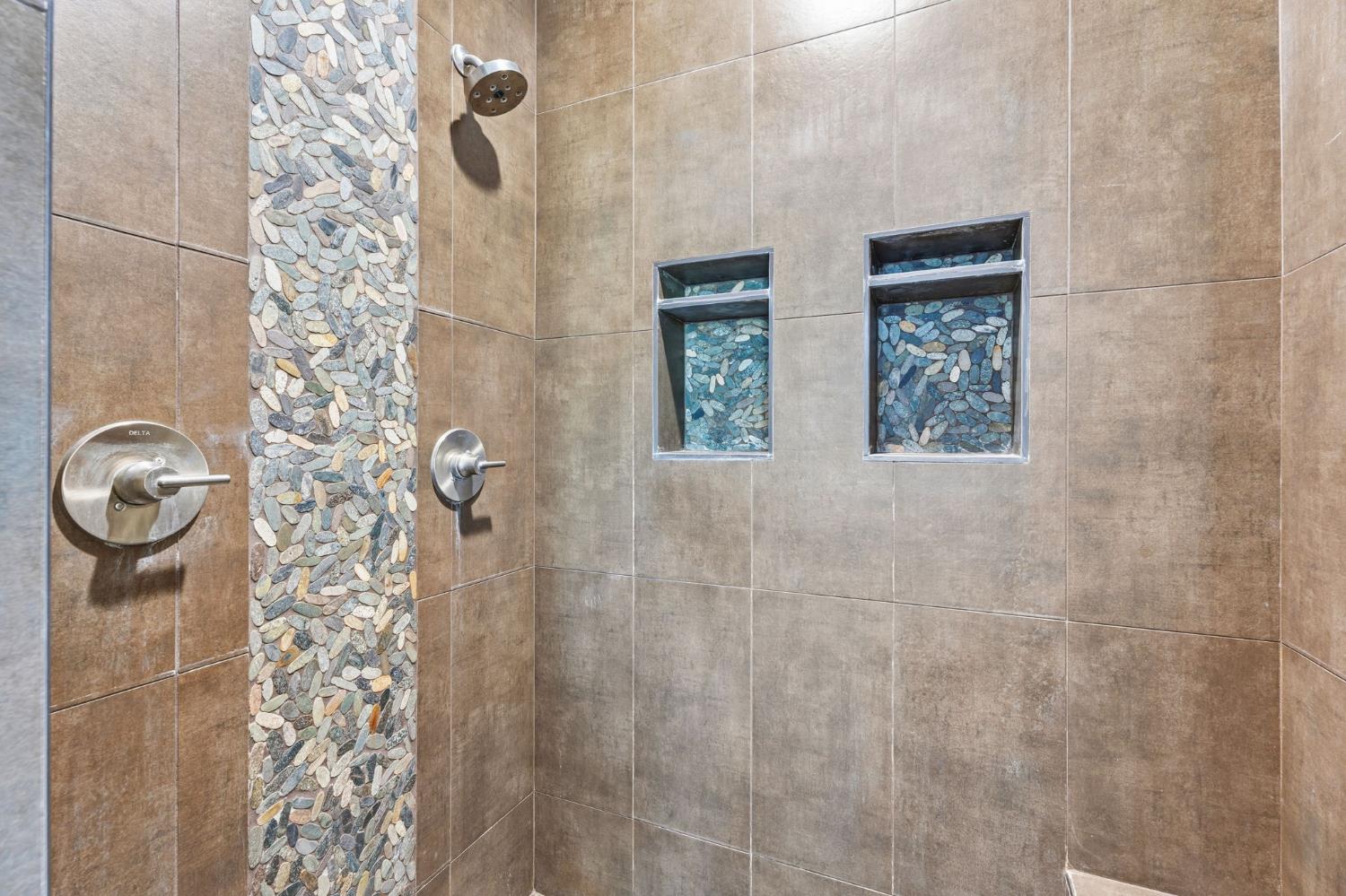 5675 Boston Ave, Kingsburg, CA 93631