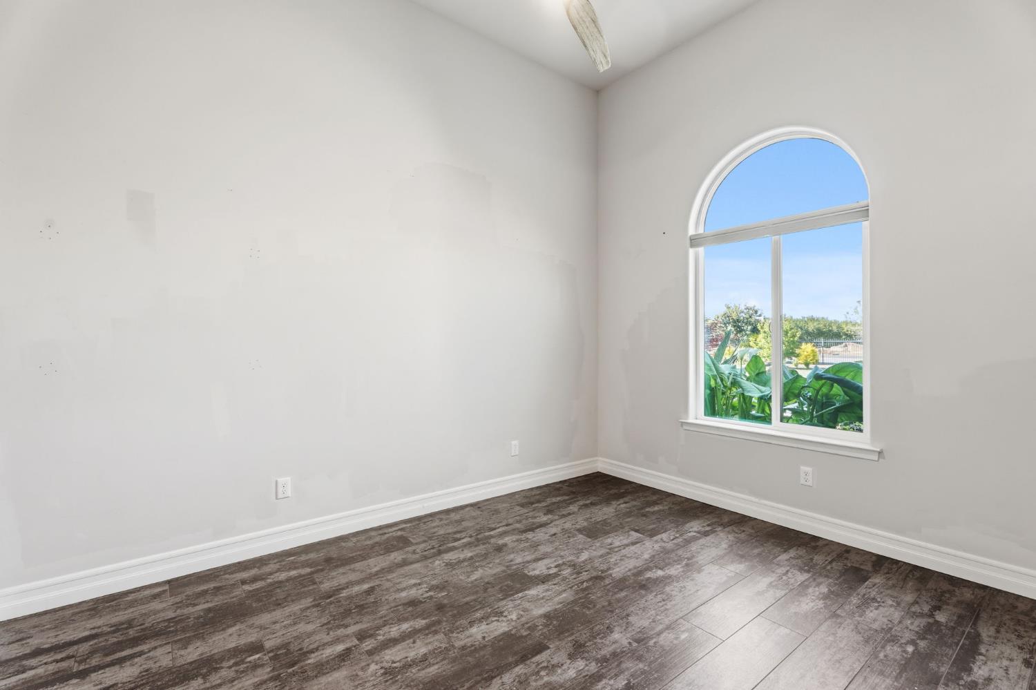 5675 Boston Ave, Kingsburg, CA 93631