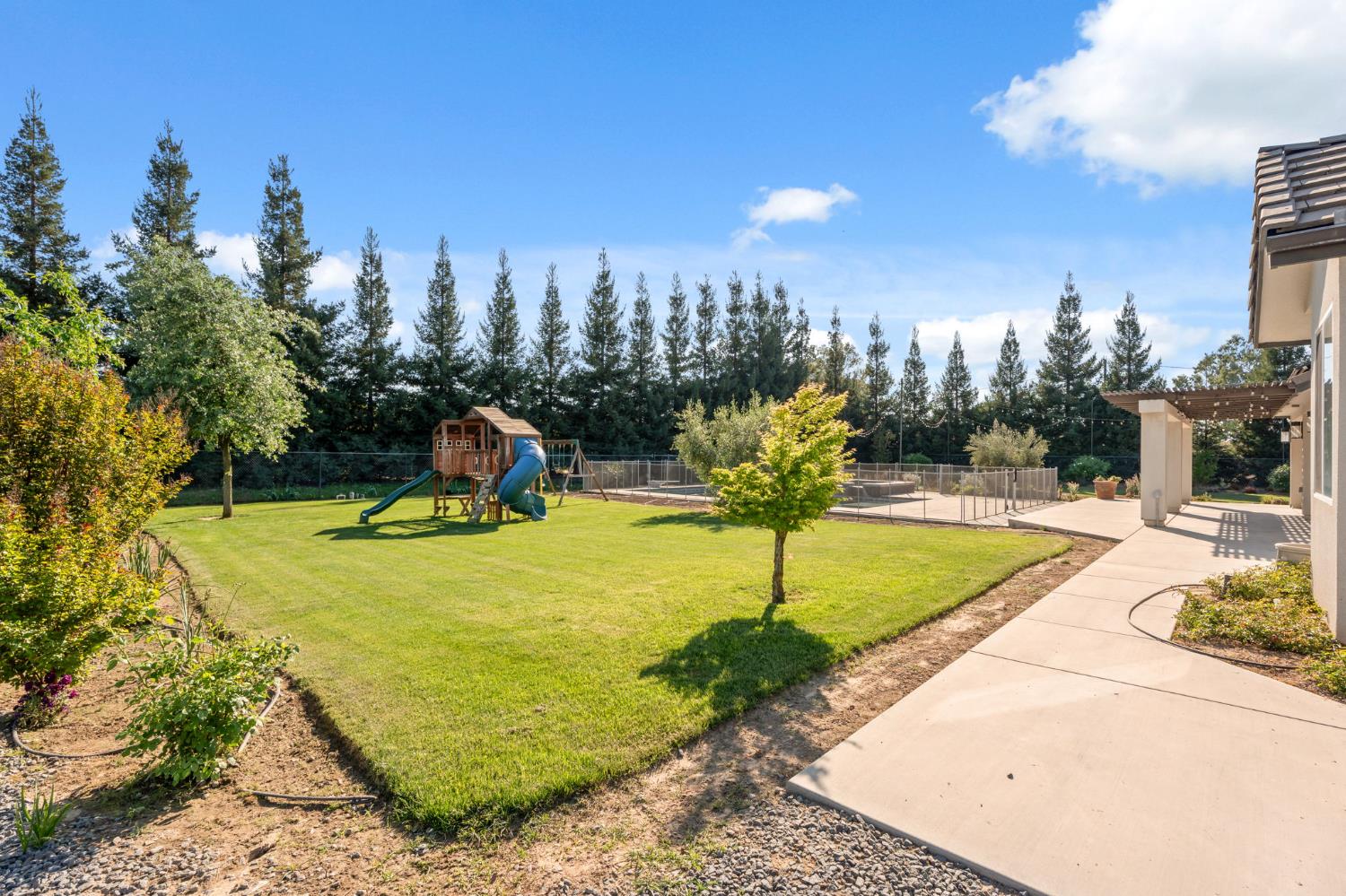 5675 Boston Ave, Kingsburg, CA 93631
