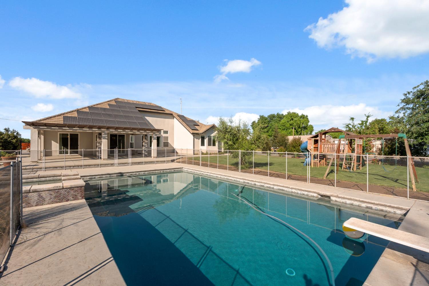 5675 Boston Ave, Kingsburg, CA 93631