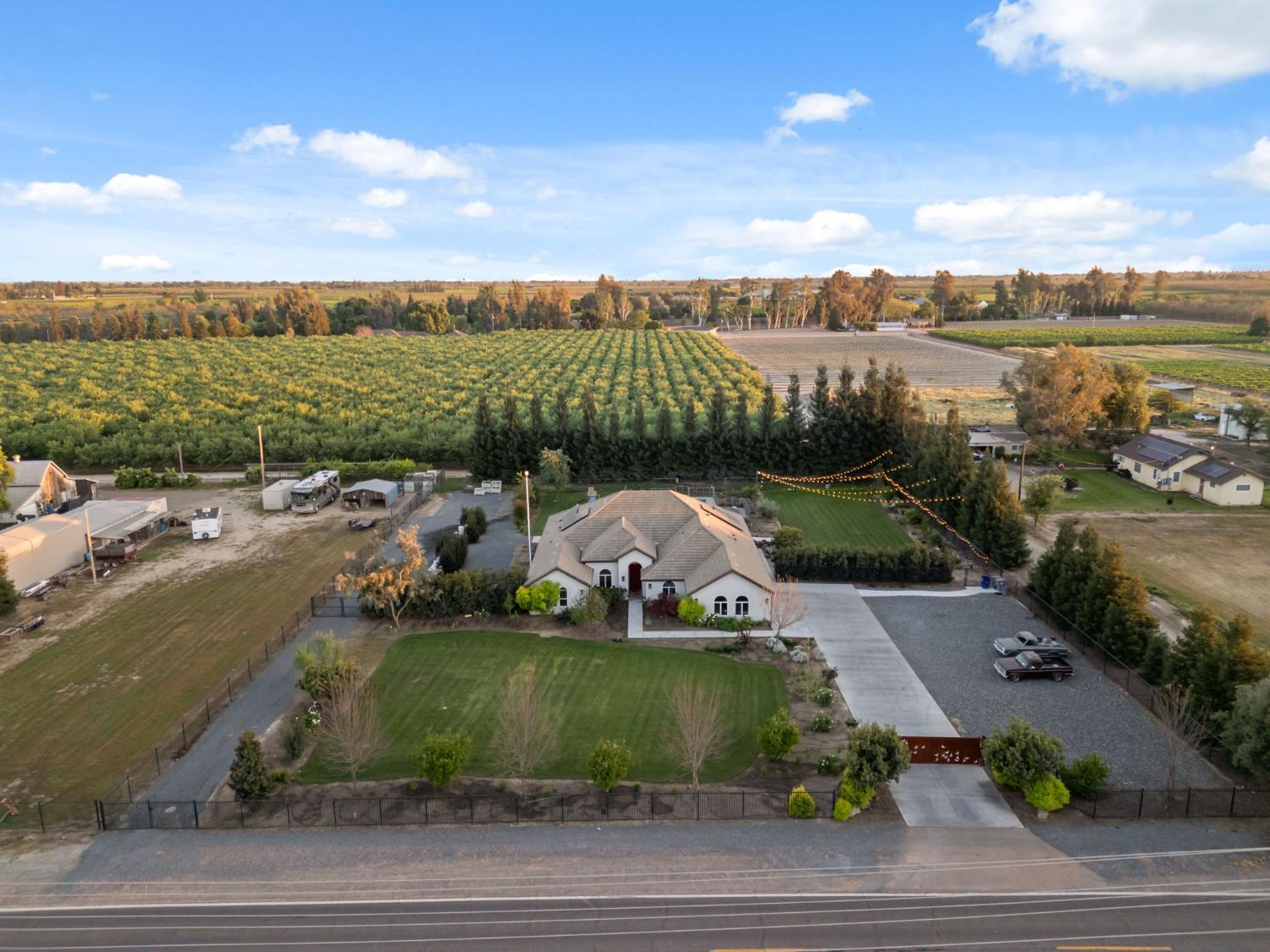 5675 Boston Ave, Kingsburg, CA 93631