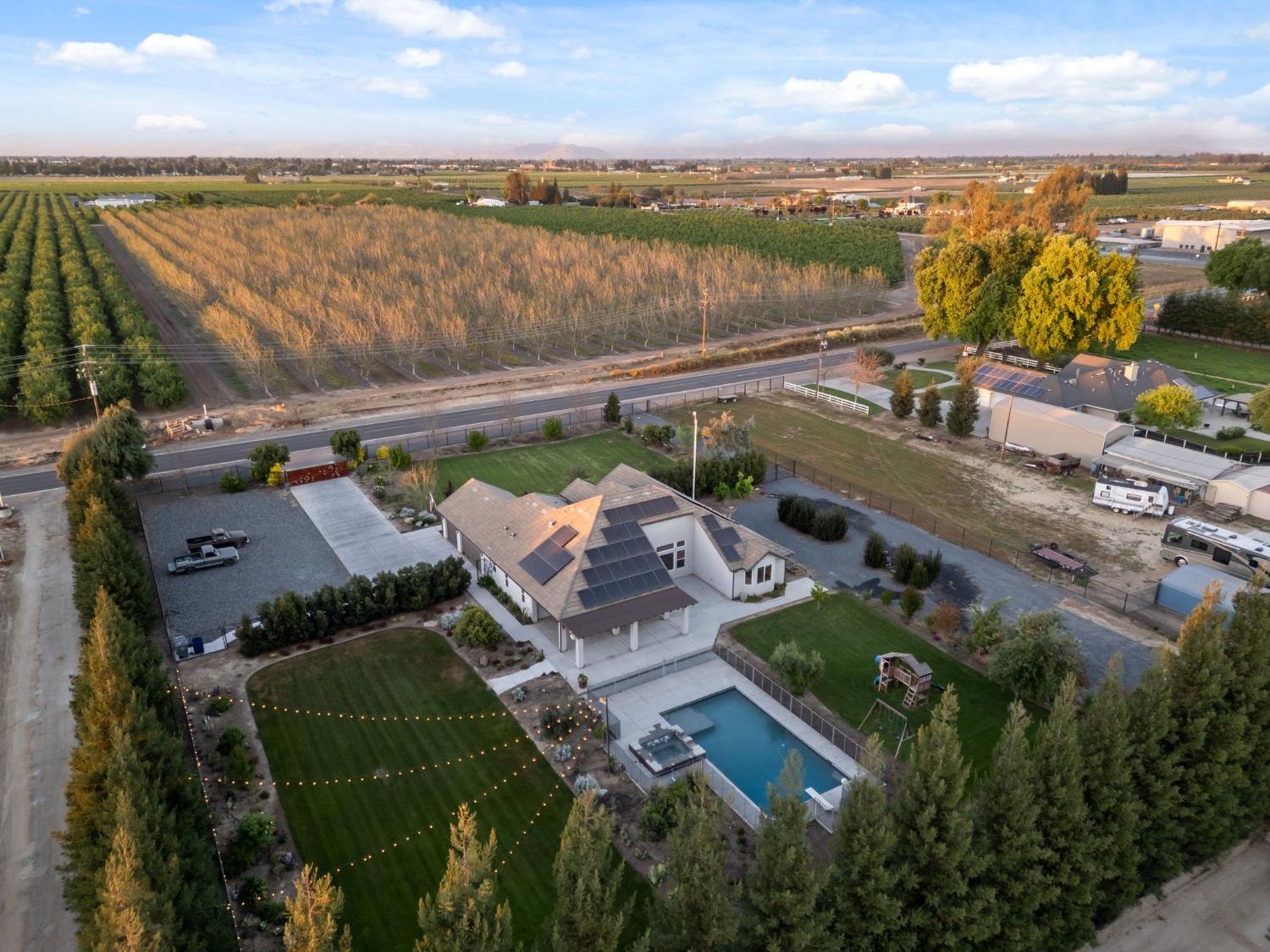 5675 Boston Ave, Kingsburg, CA 93631