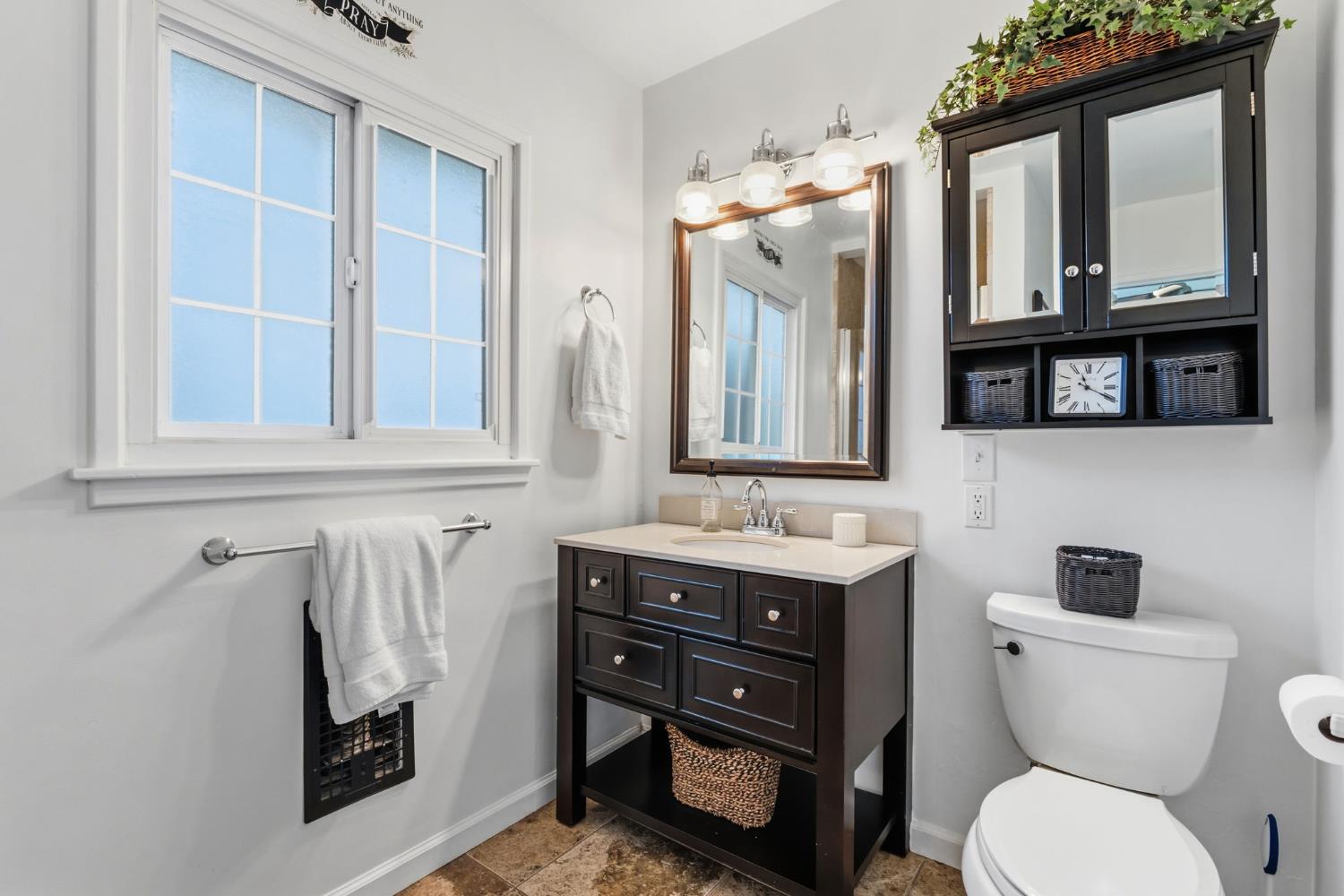 1423 20Th Ave, Kingsburg, CA 93631