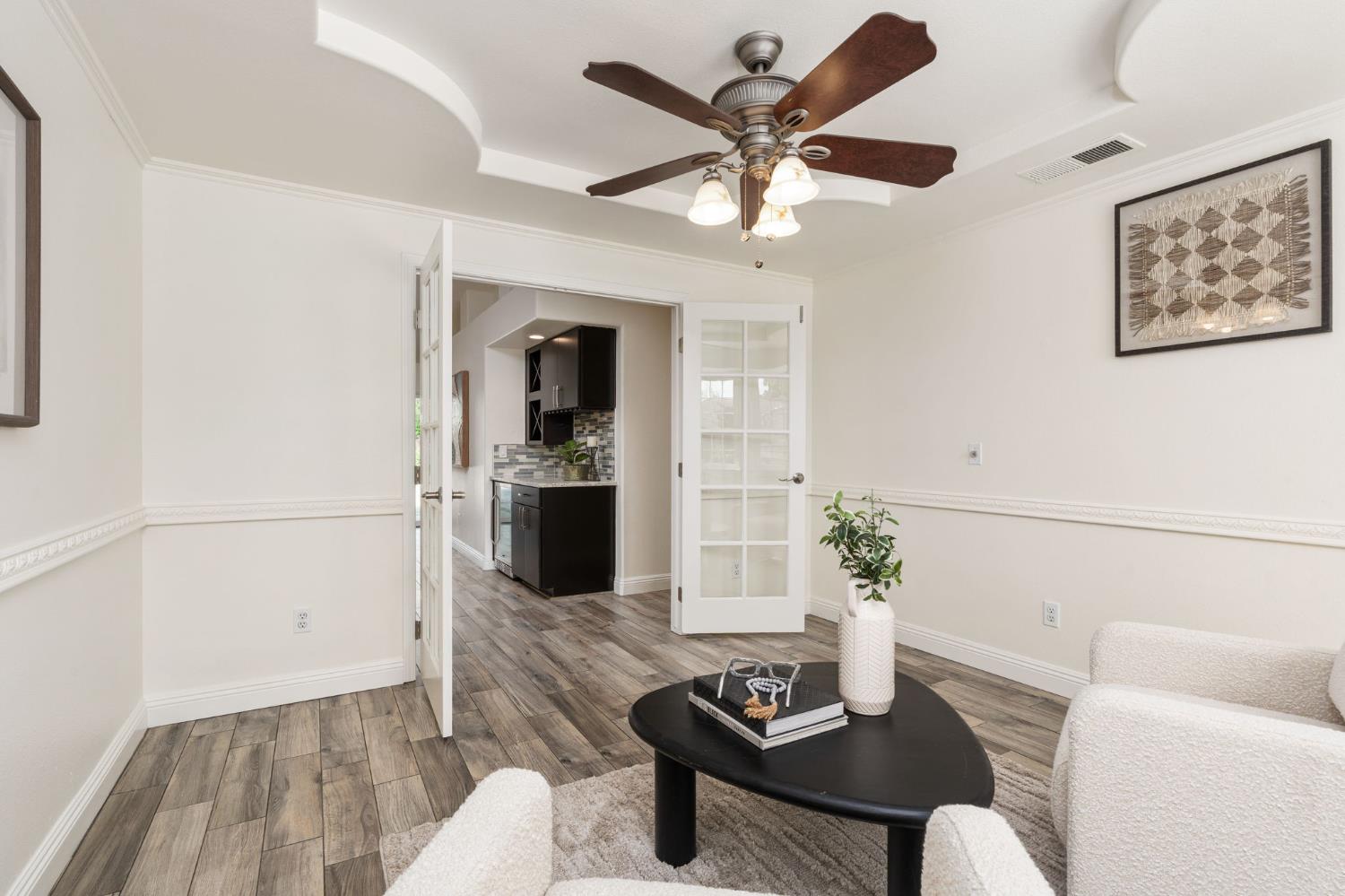 2371 Sophia Ln, Kingsburg, CA 93631