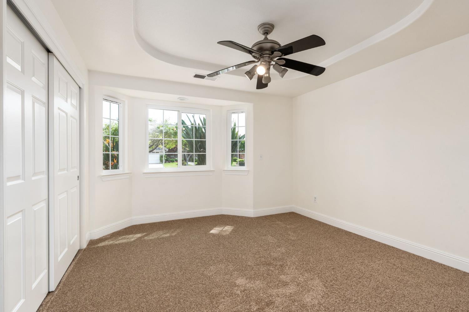 2371 Sophia Ln, Kingsburg, CA 93631