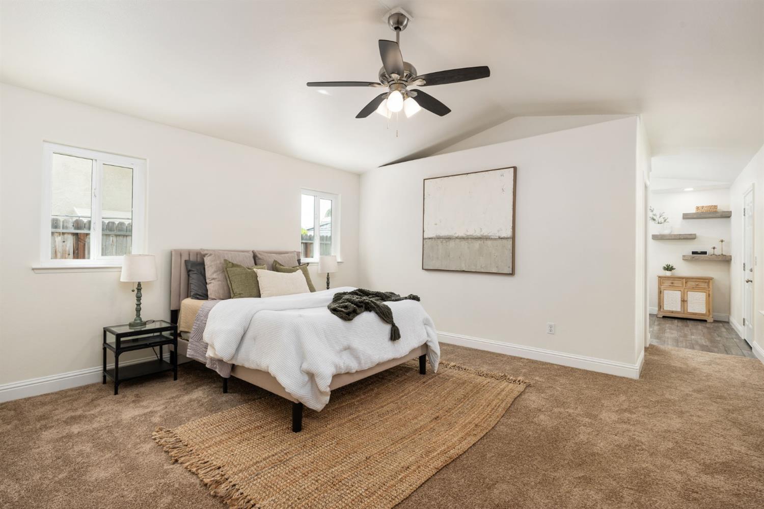 2371 Sophia Ln, Kingsburg, CA 93631