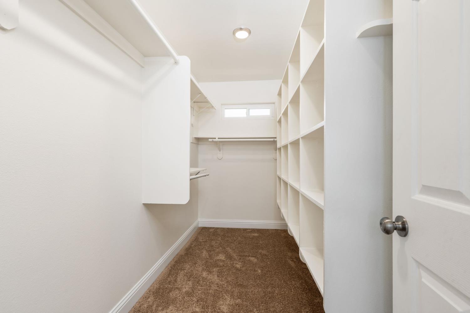 2371 Sophia Ln, Kingsburg, CA 93631