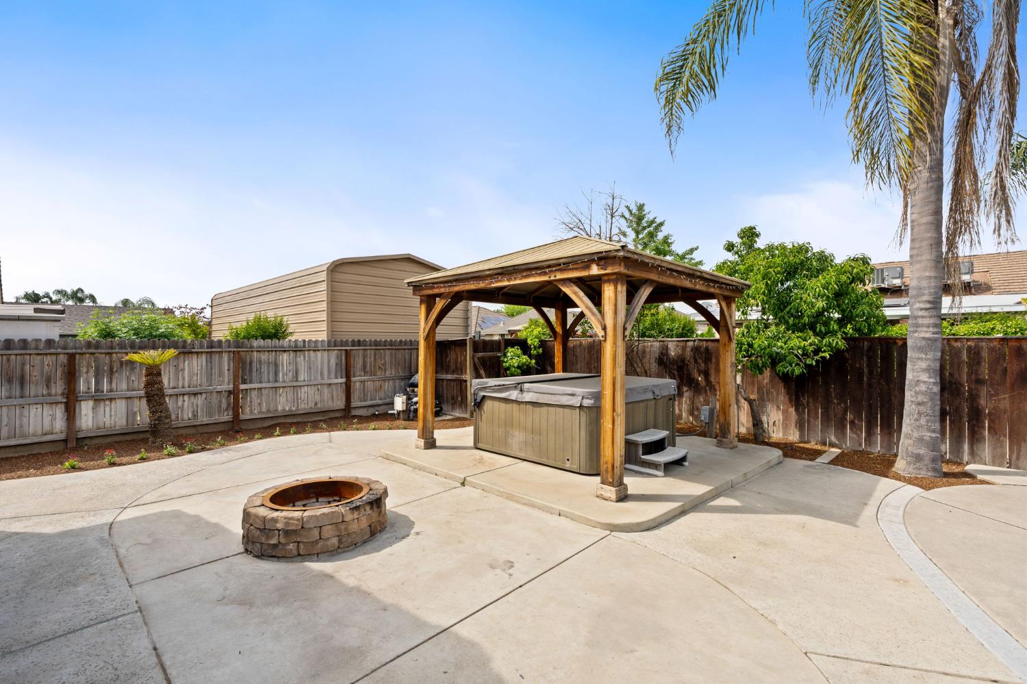 2371 Sophia Ln, Kingsburg, CA 93631