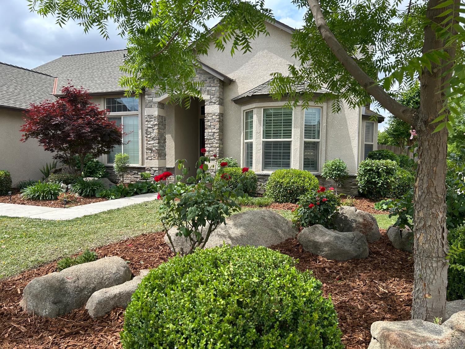 2877 23rd Ct, Kingsburg, CA 93631