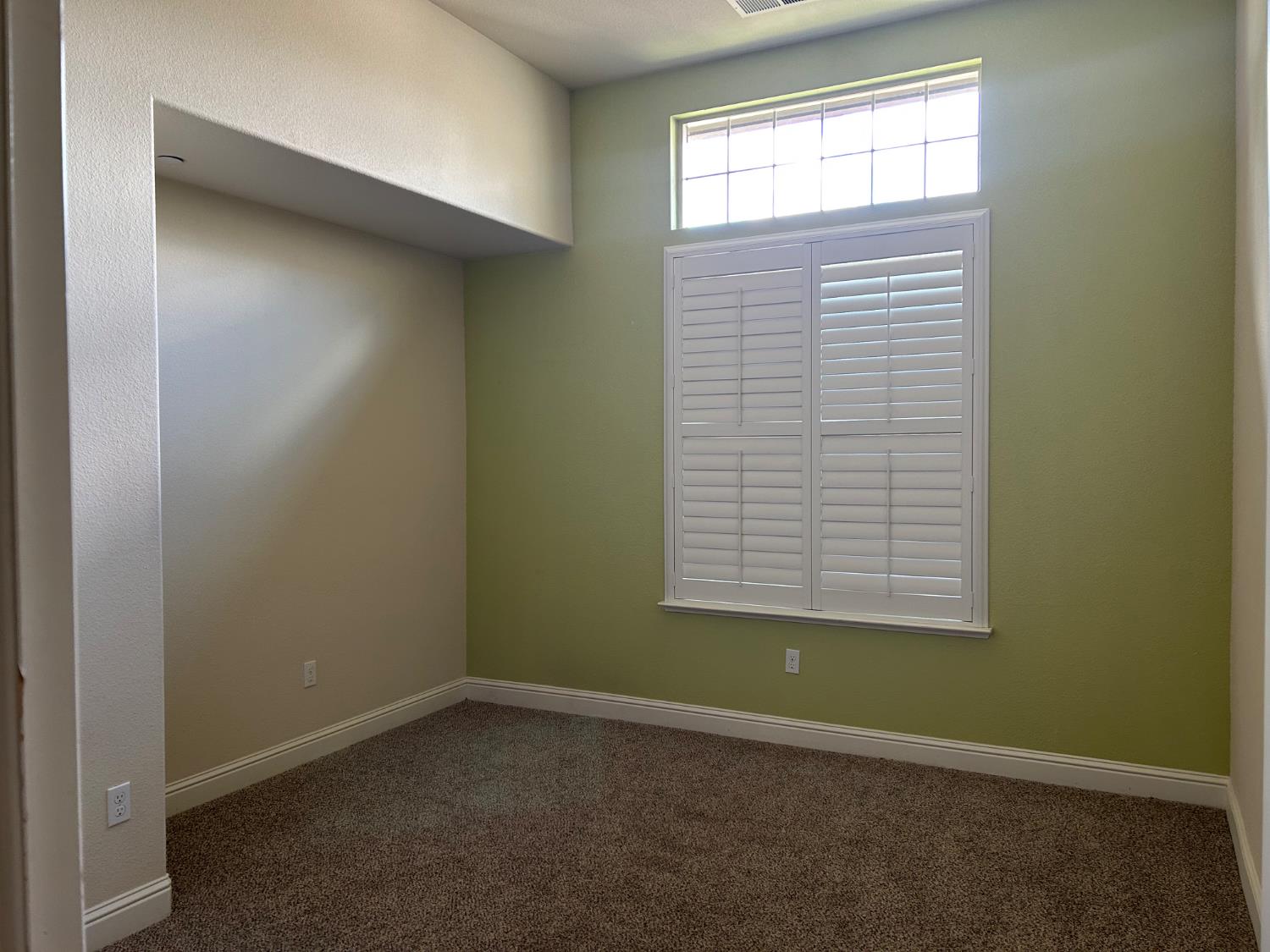 2877 23rd Ct, Kingsburg, CA 93631