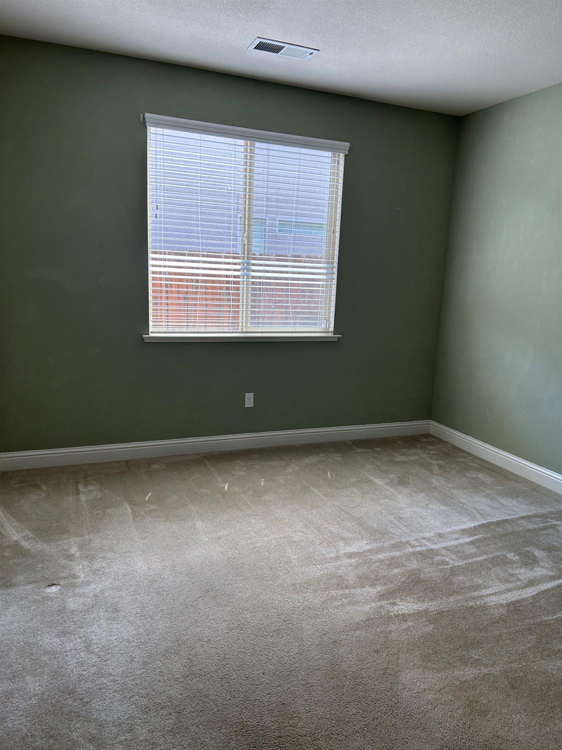 2877 23rd Ct, Kingsburg, CA 93631