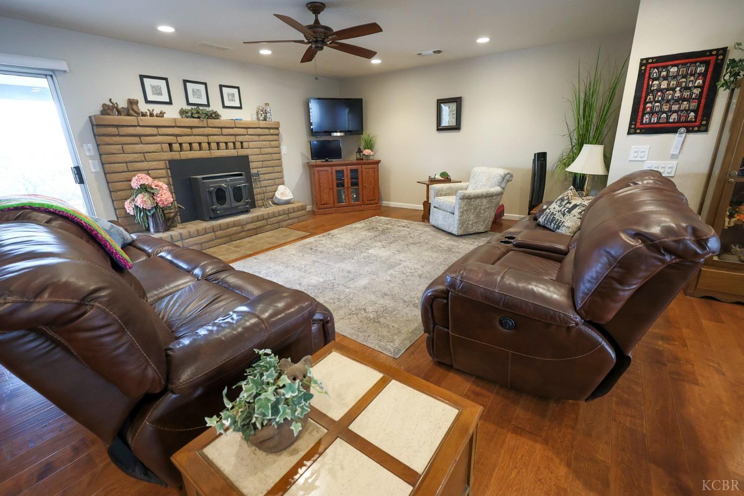 1710 Avenue 388, Kingsburg, CA 93631