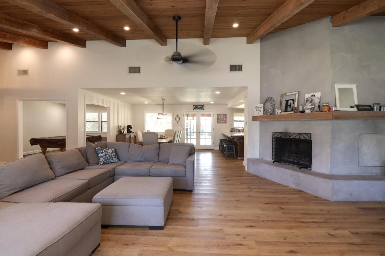 3029 Cypress Ave, Kingsburg, CA 93631