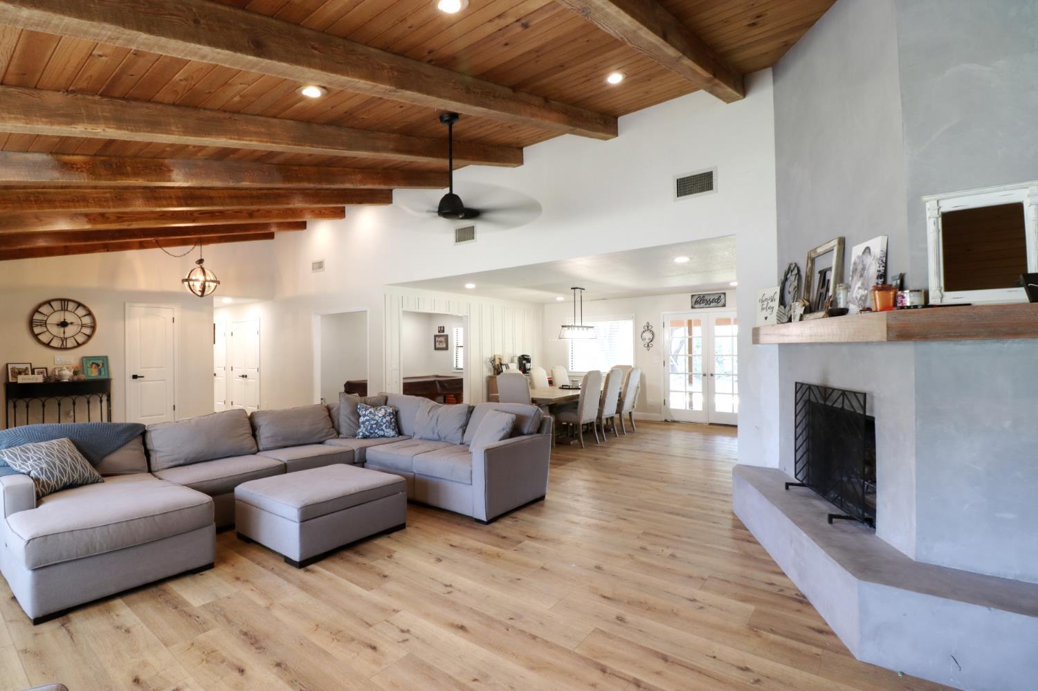 3029 Cypress Ave, Kingsburg, CA 93631