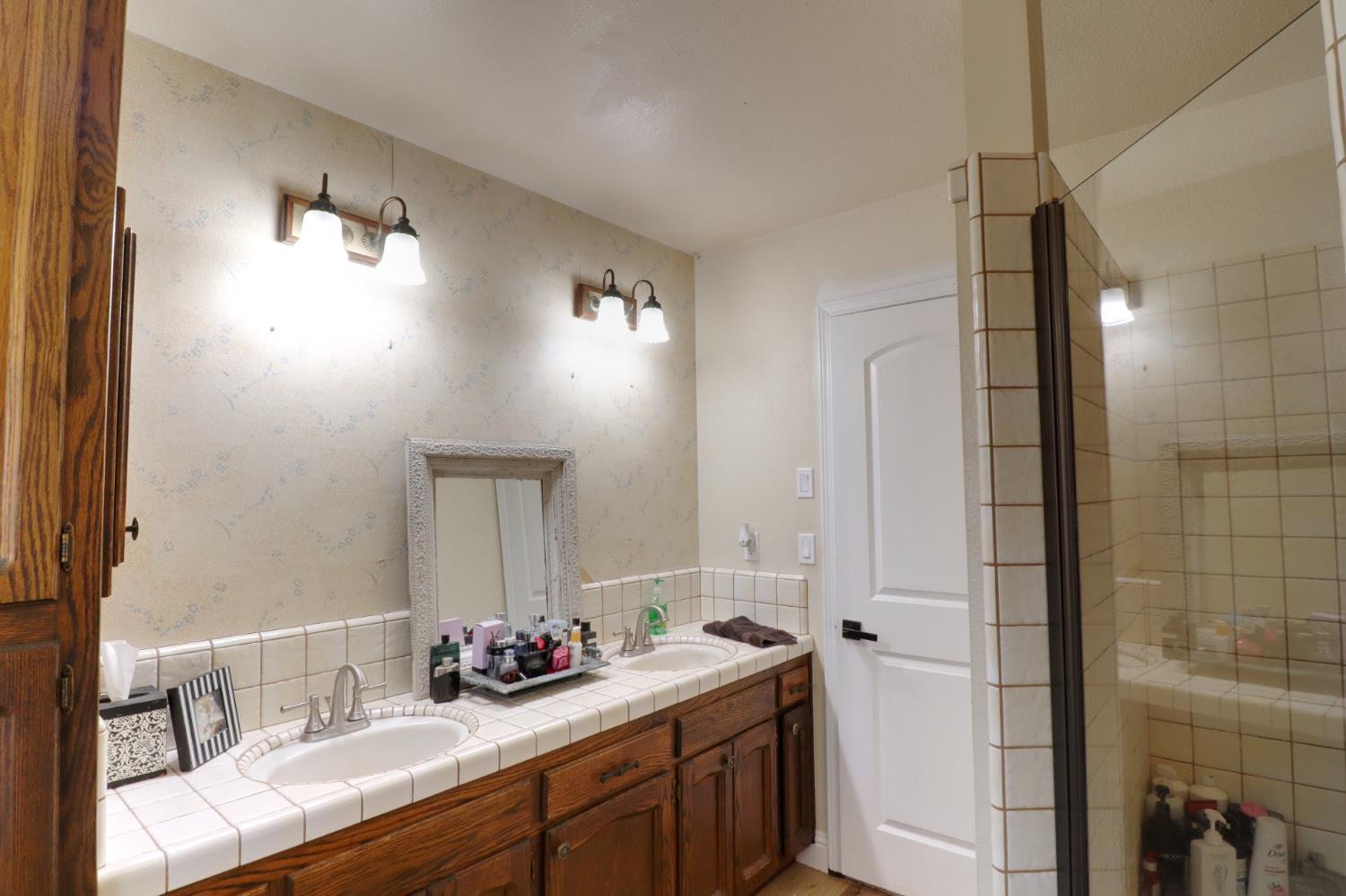3029 Cypress Ave, Kingsburg, CA 93631