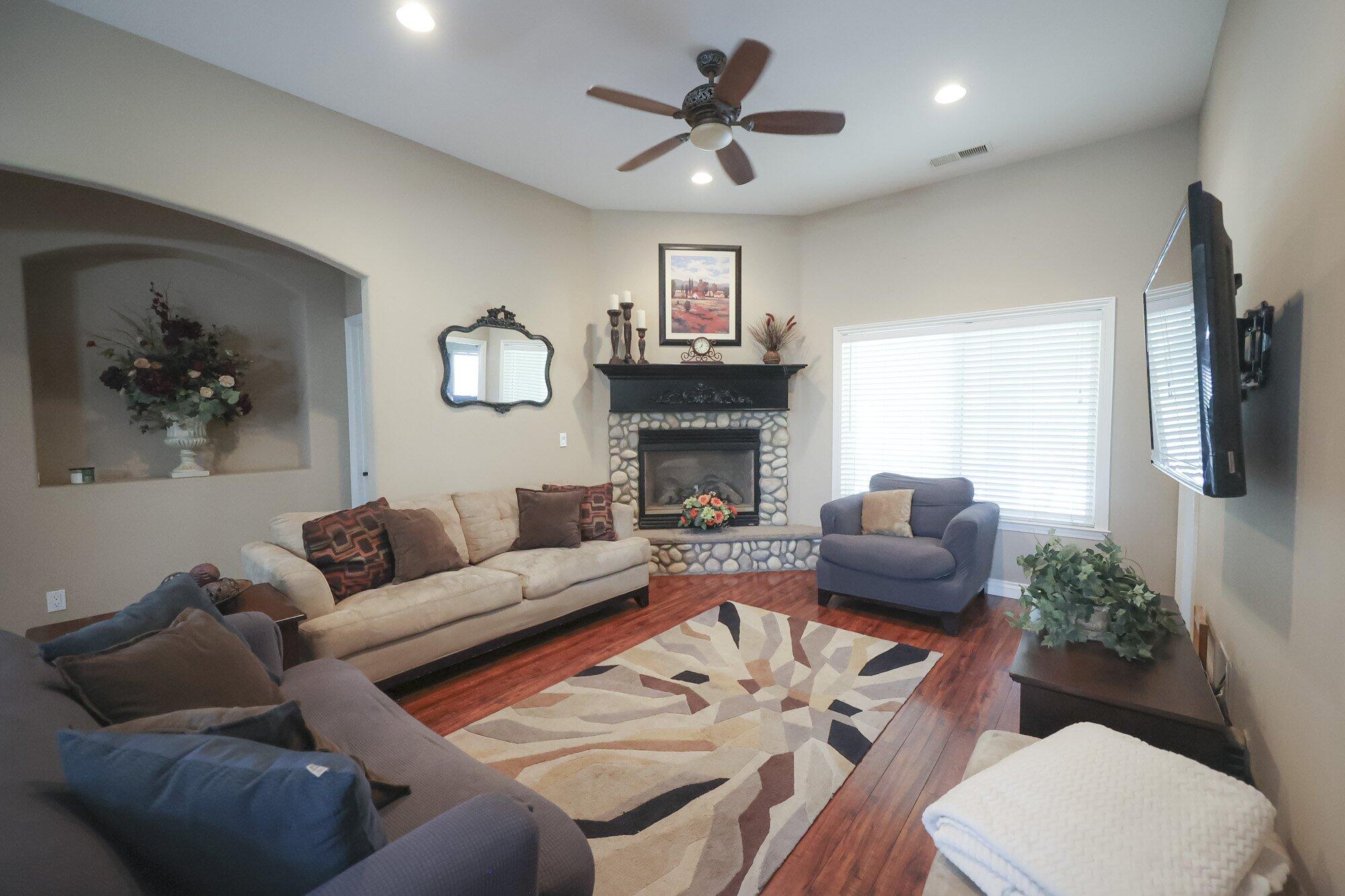 1710 Ave 388, Kingsburg, CA 93631