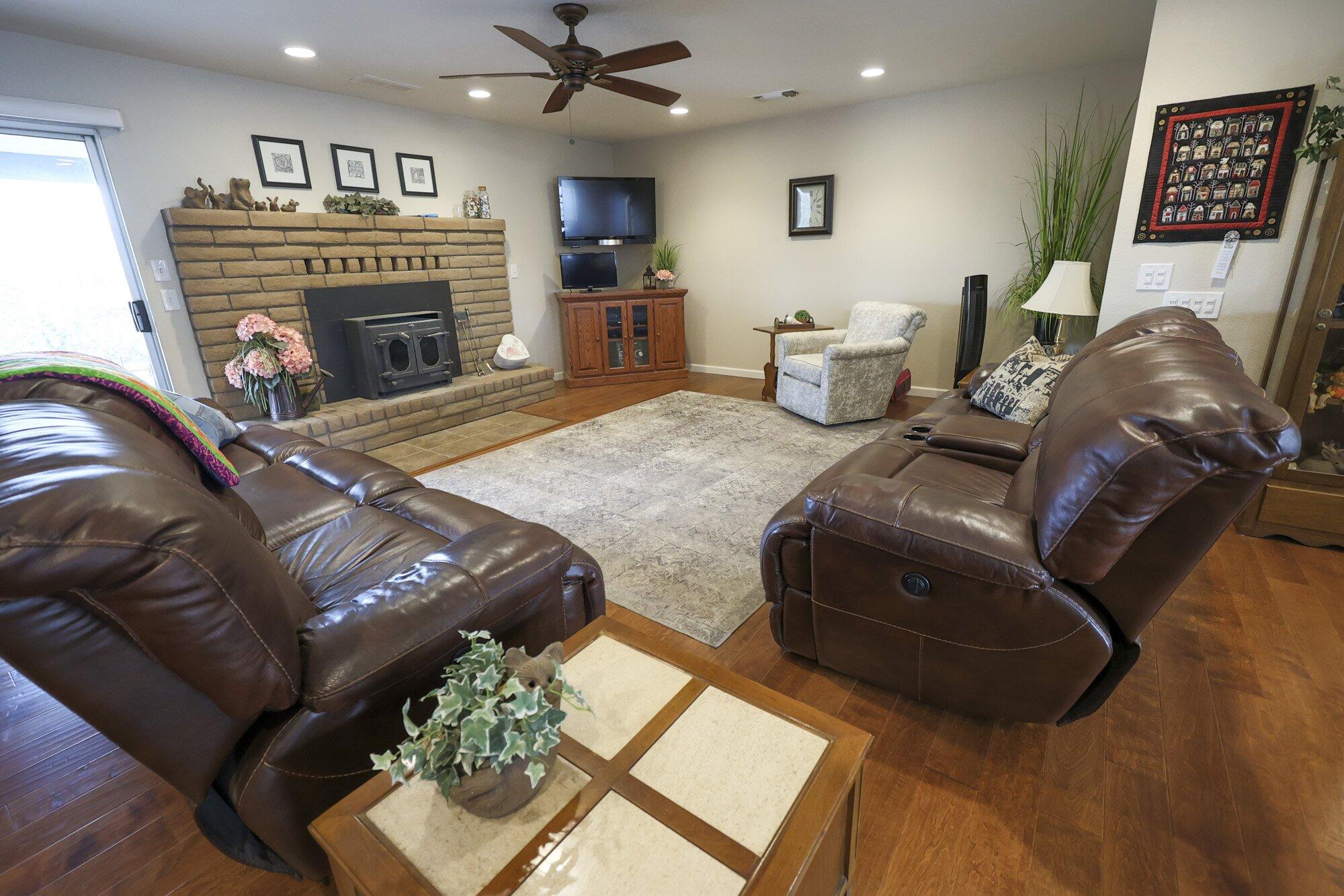 1710 Ave 388, Kingsburg, CA 93631