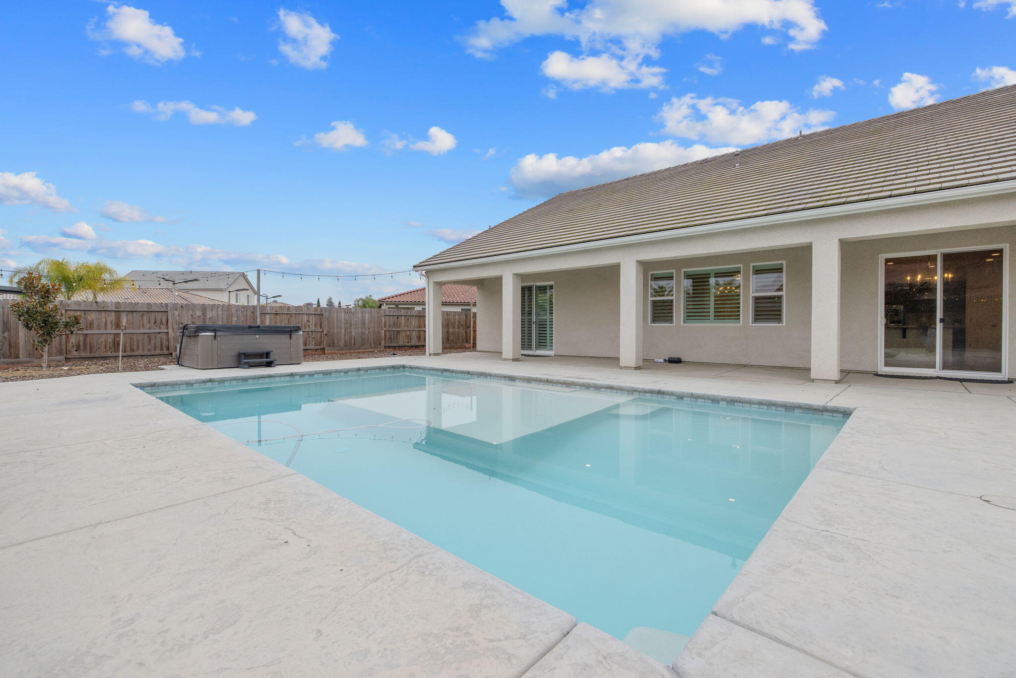 801 Howard St, Kingsburg, CA 93631