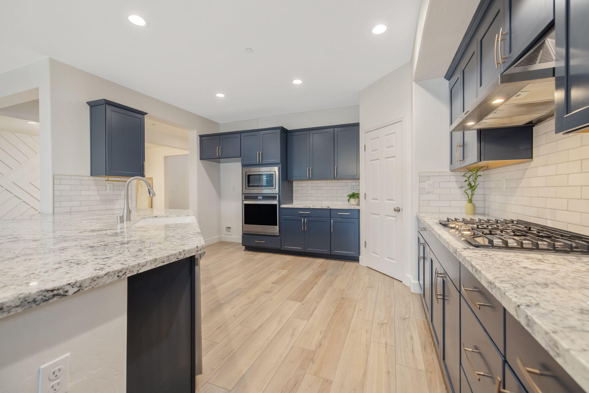 801 Howard St, Kingsburg, CA 93631